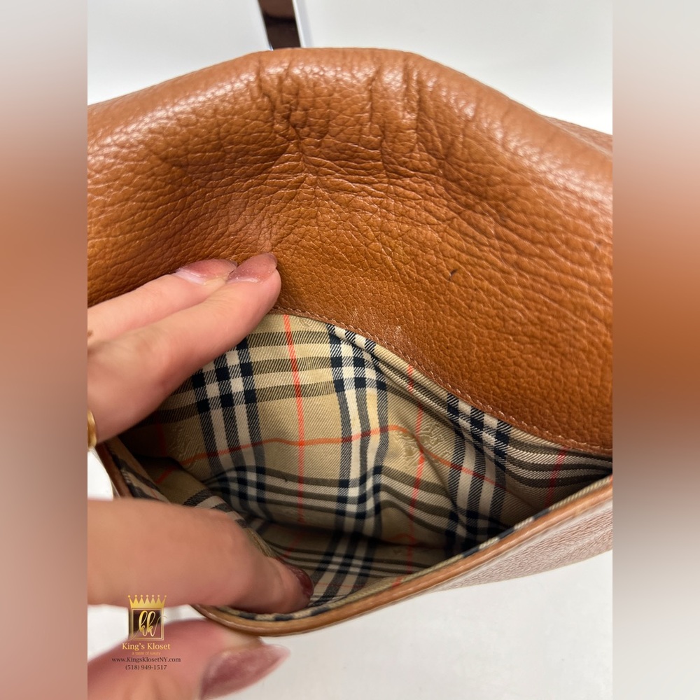 Burberry pebbled Crossbody Bag - Picture 6 of 16